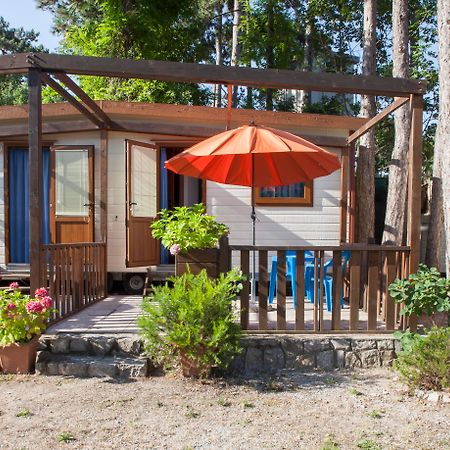 Camping Village Mare Pineta Sistiana Bagian luar foto