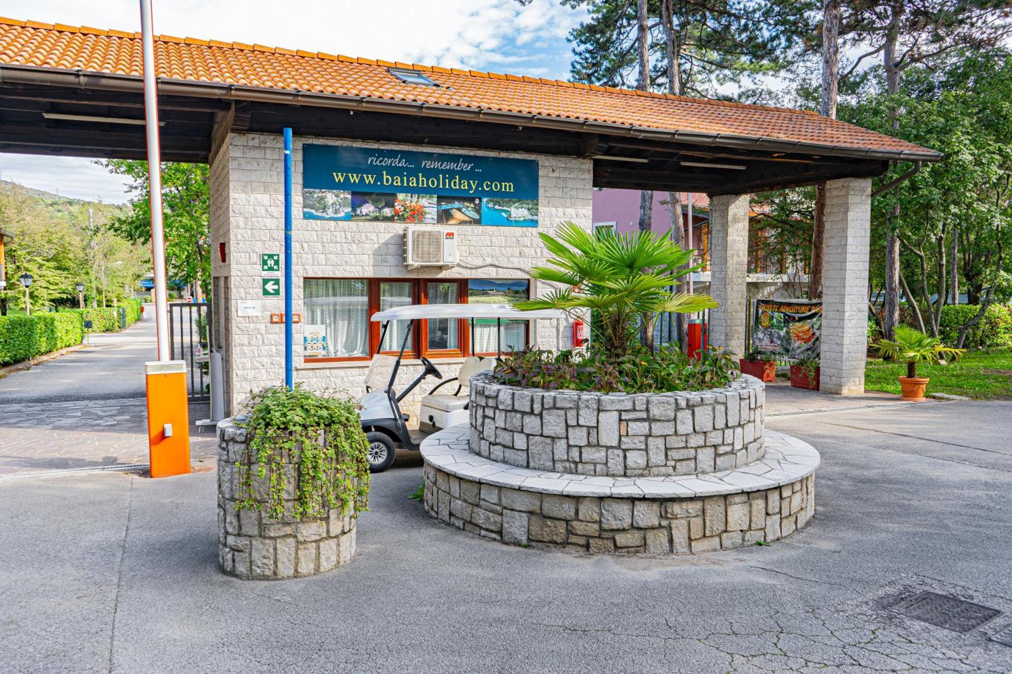Camping Village Mare Pineta Sistiana Bagian luar foto
