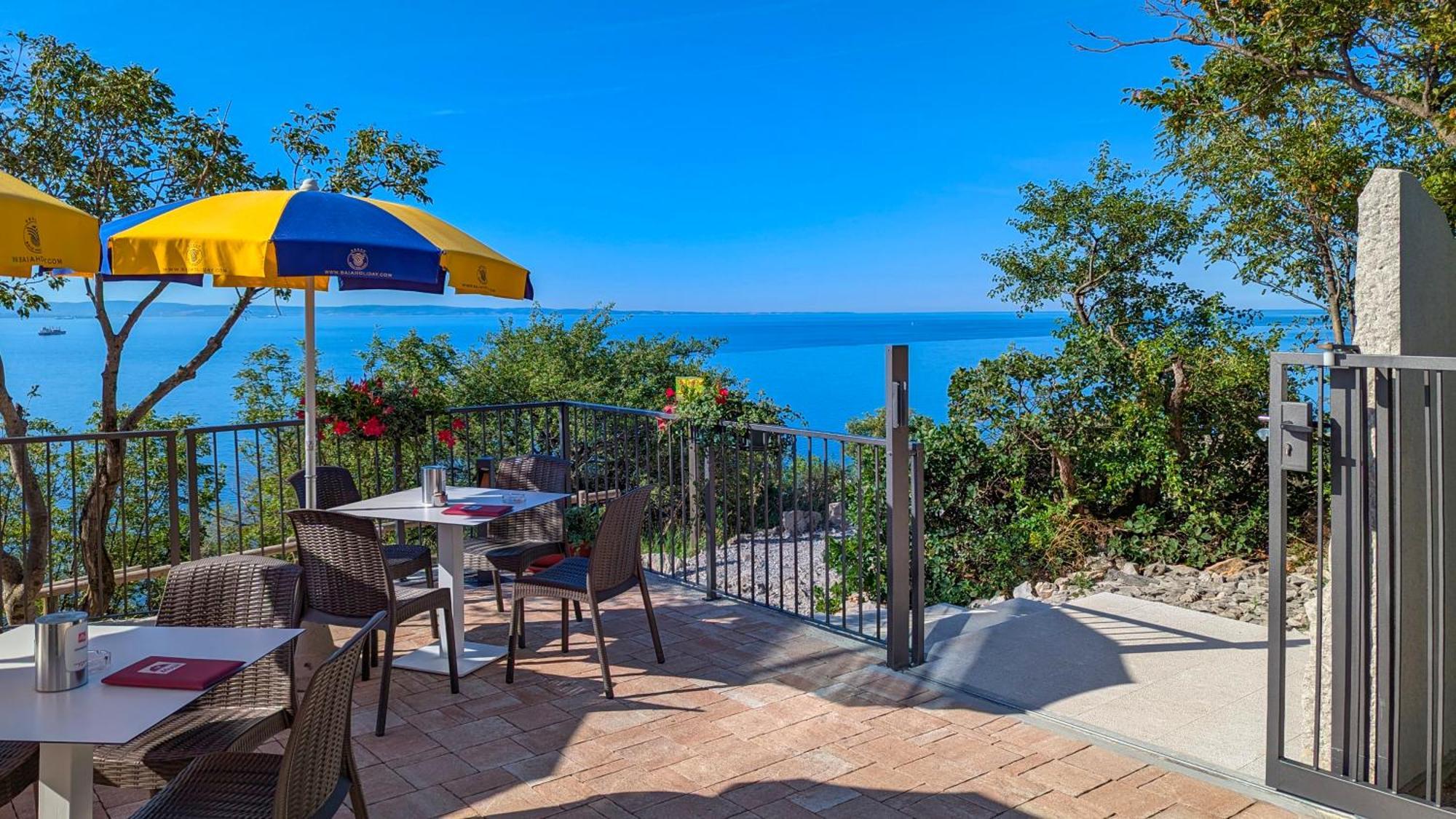 Camping Village Mare Pineta Sistiana Bagian luar foto